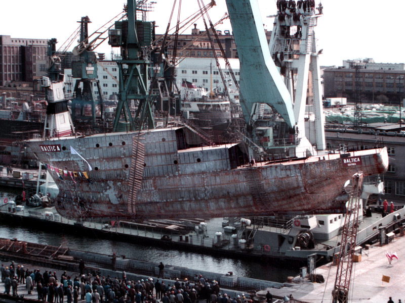 Wodowanie r/v „Baltica” 22 kwietnia 1992 roku. Fot. archiwum MIR-PIB.