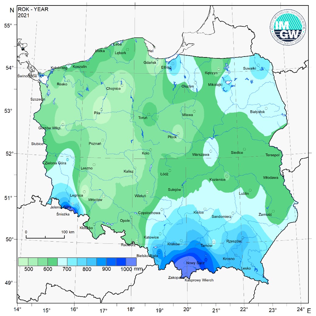 Średnia suma opadu atmosferycznego w Polsce w 2021 roku.