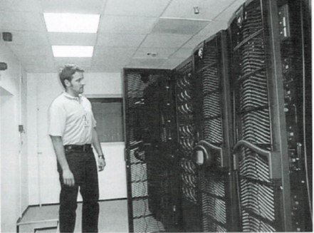 Superkomputer Origin 3800 zainstalowany w IMGW (fot. archiwum autora).
