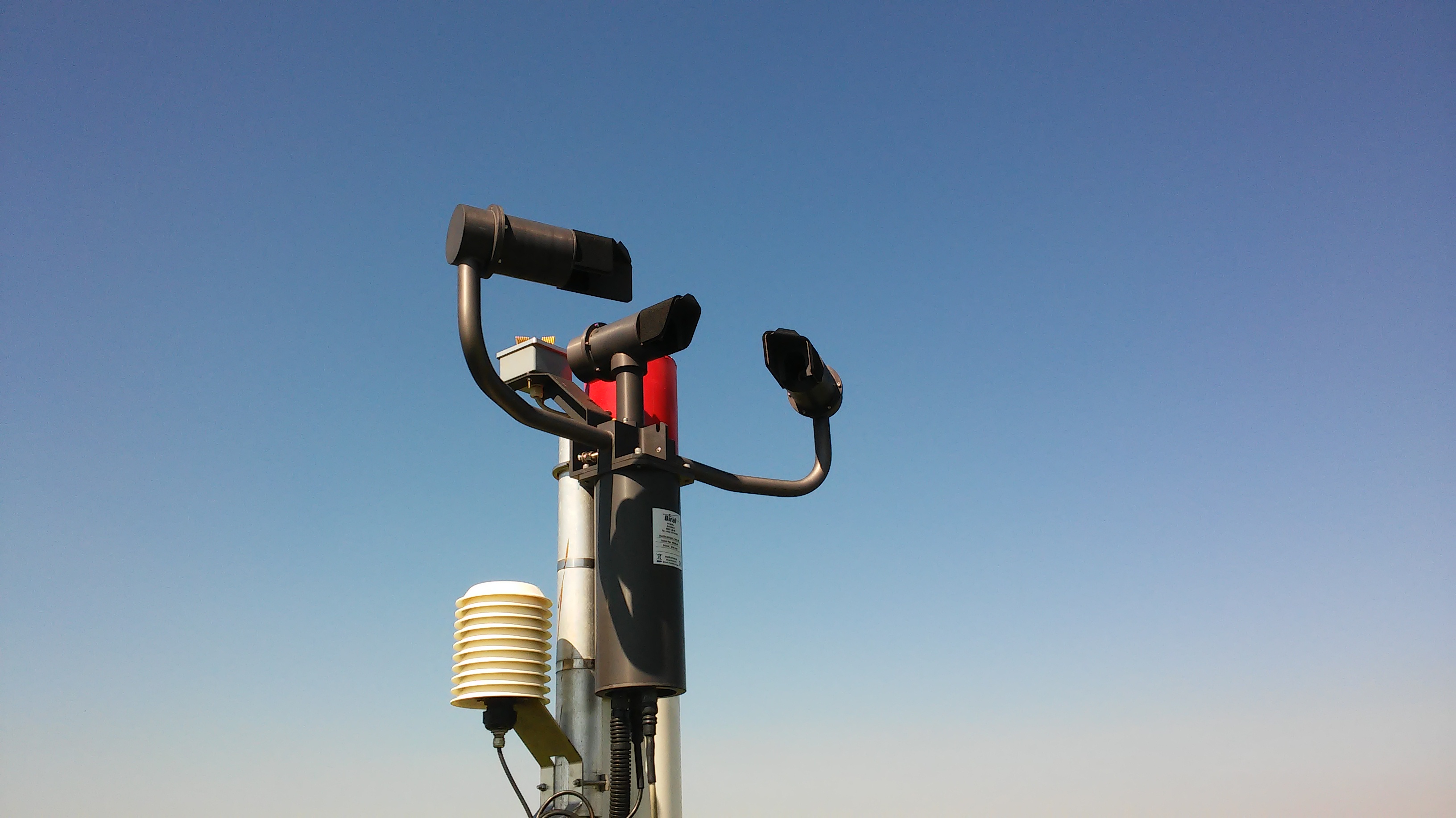 Gdy pogodę na pasie startowym „psuje” okolica