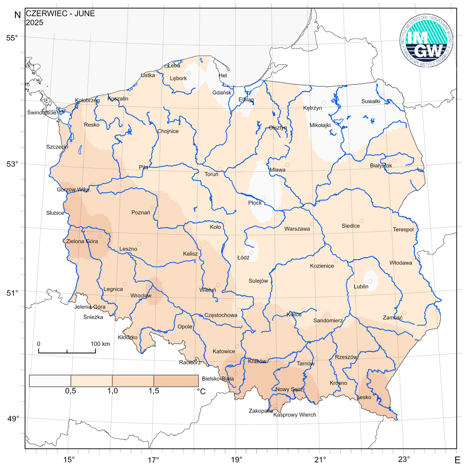 Przestrzenny rozkład anomalii średniej miesięcznej temperatury powietrza w czerwcu 2025 r. w stosunku do normy (tj. średniej miesięcznej wartości wieloletniej elementu w okresie 1991-2020).