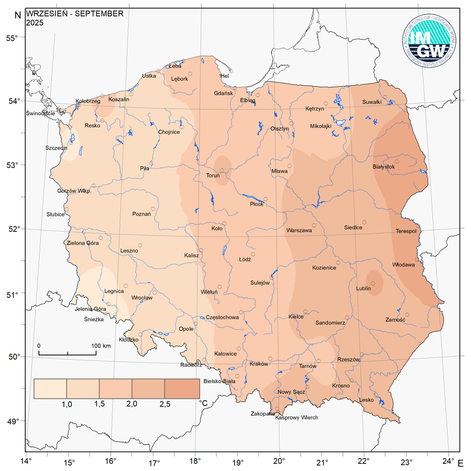 Przestrzenny rozkład anomalii średniej miesięcznej temperatury powietrza we wrześniu 2025 r. w stosunku do normy (tj. średniej miesięcznej wartości wieloletniej elementu w okresie 1991-2020).